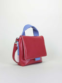 Kompakte_Ledertasche_Mira_Karminrot _kleine_Handtasche_Heleny_Seitenansicht