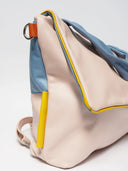 Heleny_wandelbare_Ledertasche_mit_Rucksackfunktion_Franka_Rosa_Seiteansicht